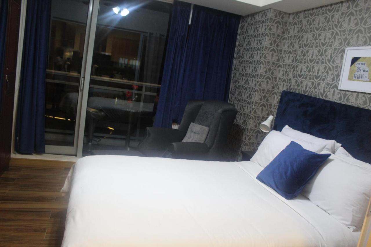 Azure Urban Resort A4 Near Airport Mall With Wavepool Paranaque City Екстериор снимка