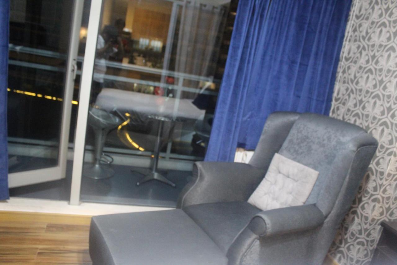 Azure Urban Resort A4 Near Airport Mall With Wavepool Paranaque City Екстериор снимка