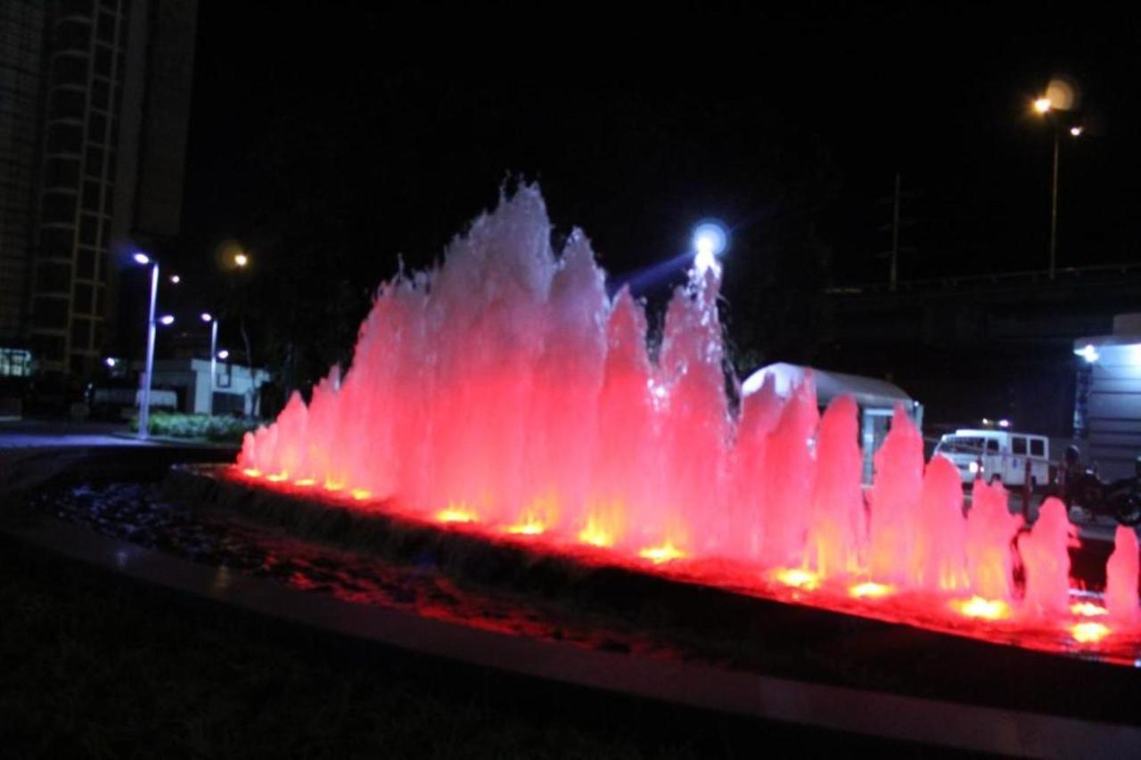 Azure Urban Resort A4 Near Airport Mall With Wavepool Paranaque City Екстериор снимка