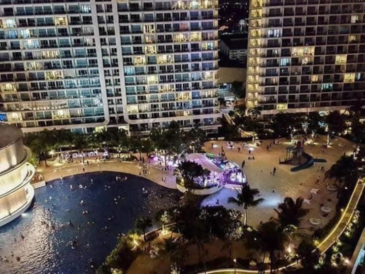 Azure Urban Resort A4 Near Airport Mall With Wavepool Paranaque City Екстериор снимка